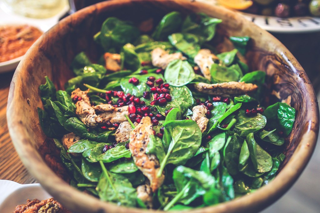 Spinach-pomegranate-chicken-salad